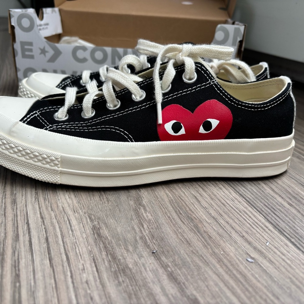 Comme des Garçons Play x Converse Women’s 8 Low Chucks - worn once